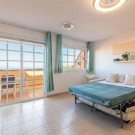 Bright With Sea And Montain View At Cristianos Apartment